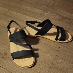 CROCS Tulum Black and Tan Strappy Sandals Size 7 NWT Casual Comfort